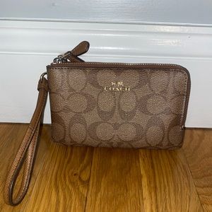 Coach Wristlet, Great Condition!